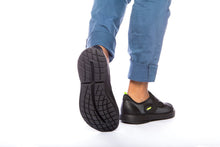 Load image into Gallery viewer, Men's OOmg Fibre Low Shoe - Black &amp; Gray
